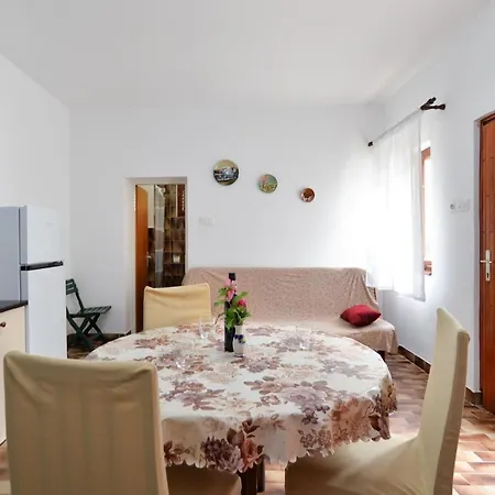 Apartament Fuer 3 Personen Ca 35 Qm In Fazana, Istrien Istrische Riviera Fažana